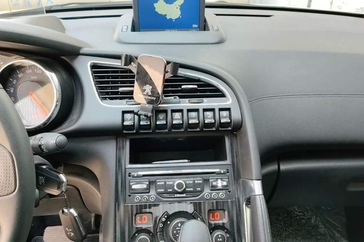 Used Peugeot 3008 2013 1.6THP Automatic Trend Edition Audio And AC Panel