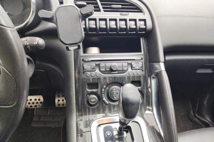 Used Peugeot 3008 2013 1.6THP Automatic Prestige Edition Audio And AC Panel