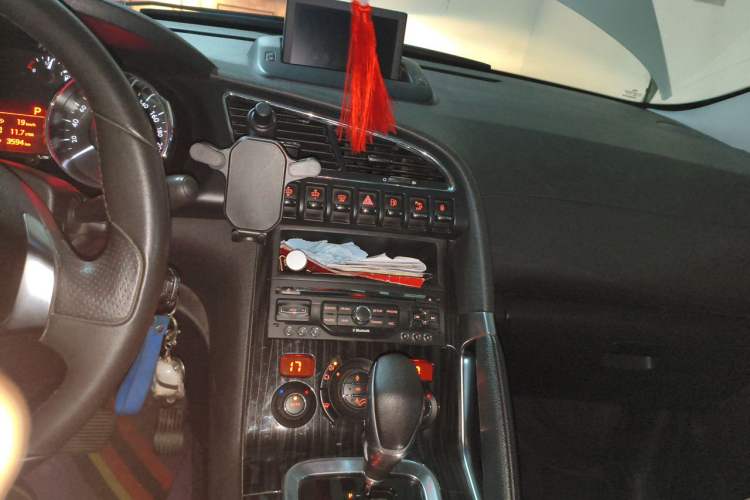 Used Peugeot 3008 2013 1.6THP Roland Garros Edition Audio And AC Panel
