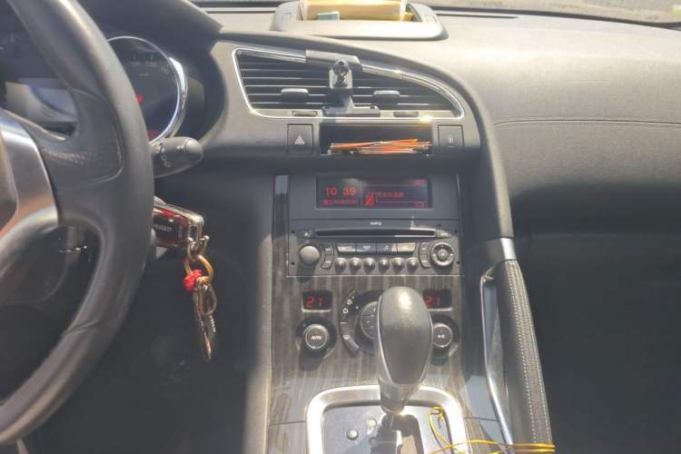 Used Peugeot 3008 2013 2.0L Automatic Trend Edition Audio And AC Panel