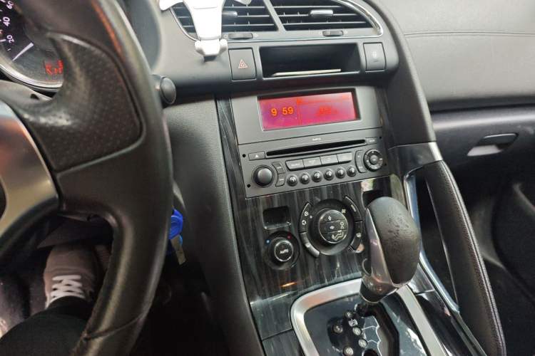 Used Peugeot 3008 2013 2.0L Automatic Trend Edition Audio And AC Panel