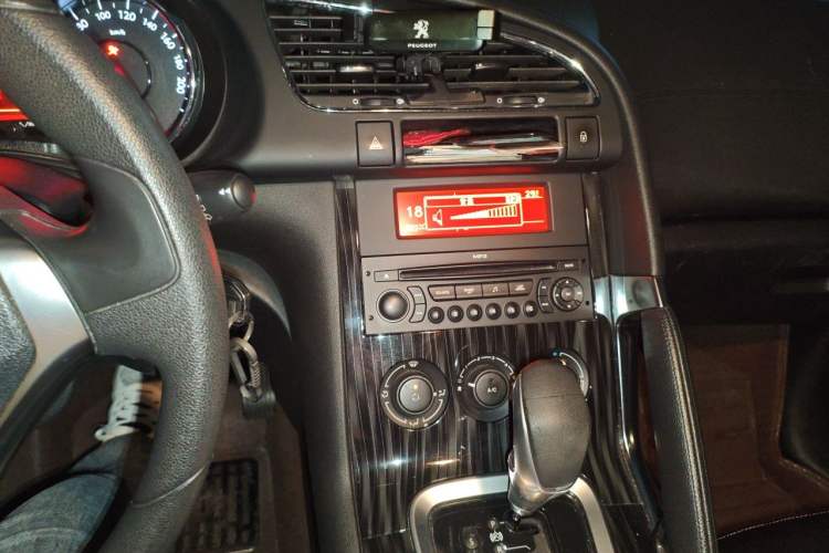 Used Peugeot 3008 2013 2.0L Automatic Classic Edition Audio And AC Panel