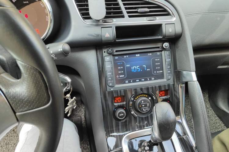 Used Peugeot 3008 2013 2.0L Automatic Trend Edition Audio And AC Panel