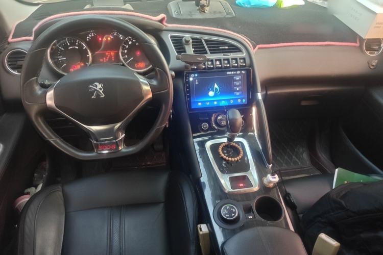 Used Peugeot 3008 2013 1.6THP Automatic Prestige Edition Center Console