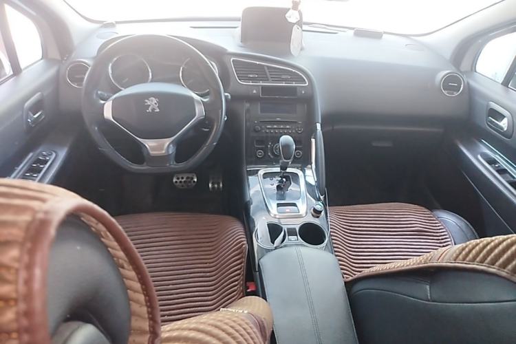 Used Peugeot 3008 2013 2.0L Automatic Trend Edition Center Console