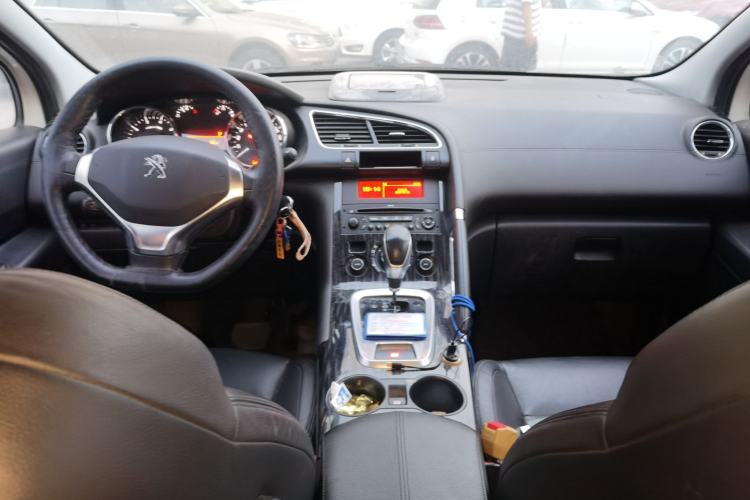 Used Peugeot 3008 2013 2.0L Automatic Trend Edition Center Console