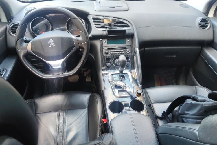 Used Peugeot 3008 2013 2.0L Automatic Trend Edition Center Console