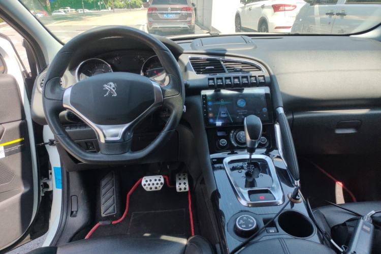 Used Peugeot 3008 2013 1.6THP Automatic Prestige Edition Center Console