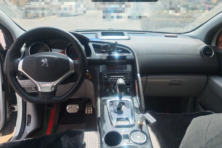 Used Peugeot 3008 2013 2.0L Automatic Classic Edition Center Console