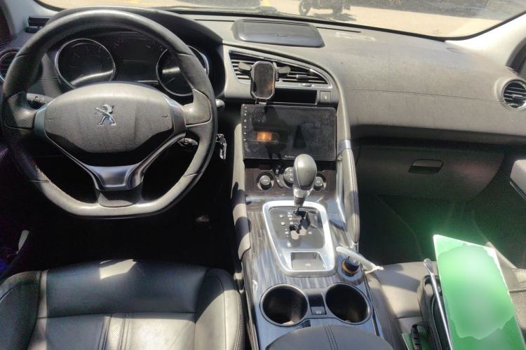 Used Peugeot 3008 2013 2.0L Automatic Trend Edition Center Console