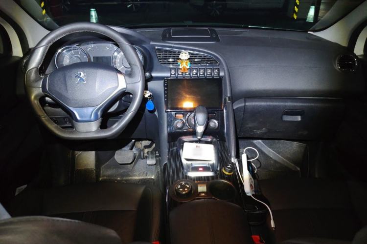 Used Peugeot 3008 2013 1.6THP Automatic Prestige Edition Center Console