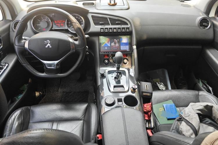 Used Peugeot 3008 2013 1.6THP Automatic Prestige Edition Center Console