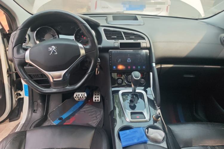 Used Peugeot 3008 2013 2.0L Automatic Trend Edition Center Console