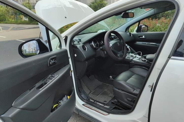 Used Peugeot 3008 2013 1.6THP Automatic Prestige Edition Driver Seat