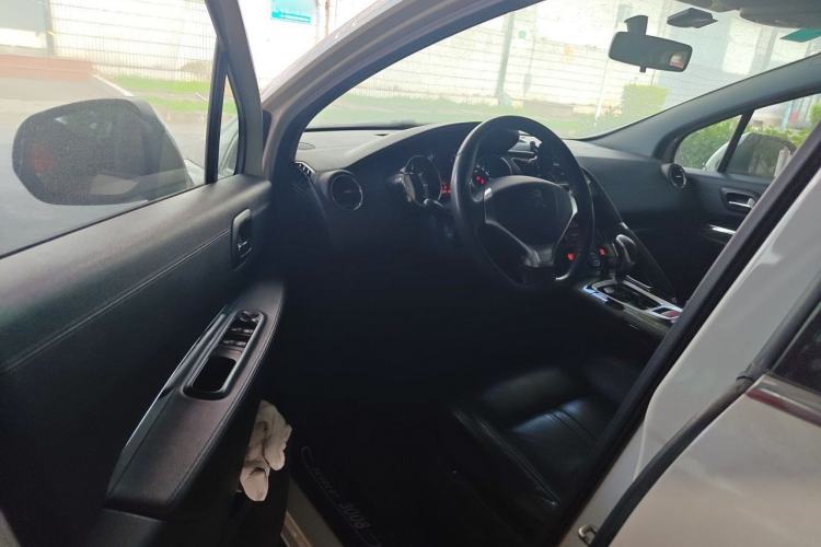 Used Peugeot 3008 2013 2.0L Automatic Trend Edition Driver Seat