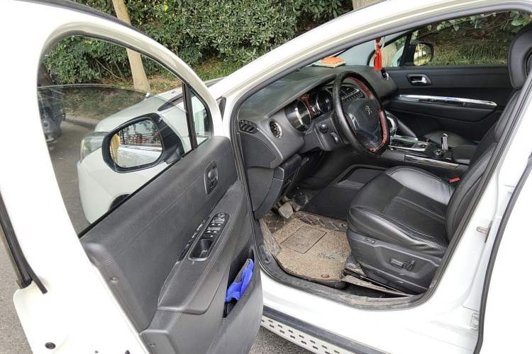 Used Peugeot 3008 2013 1.6THP Automatic Prestige Edition Driver Seat