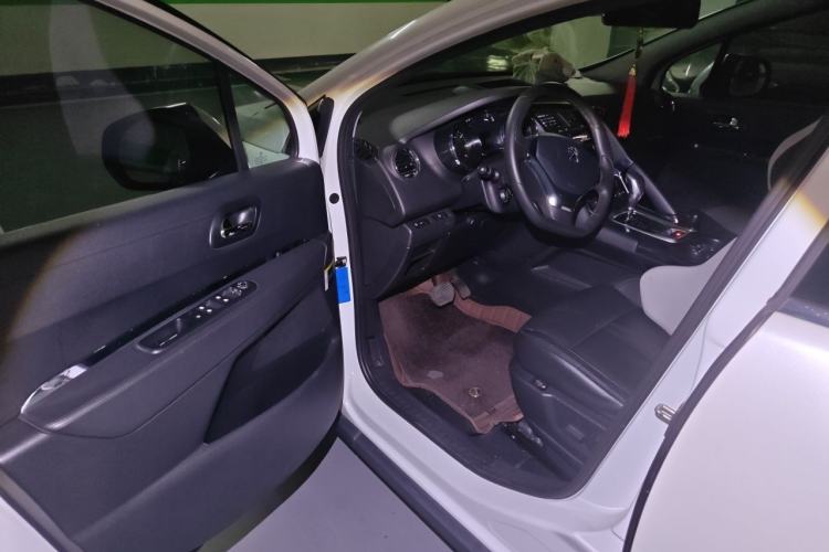 Used Peugeot 3008 2013 1.6THP Automatic Trend Edition Driver Seat
