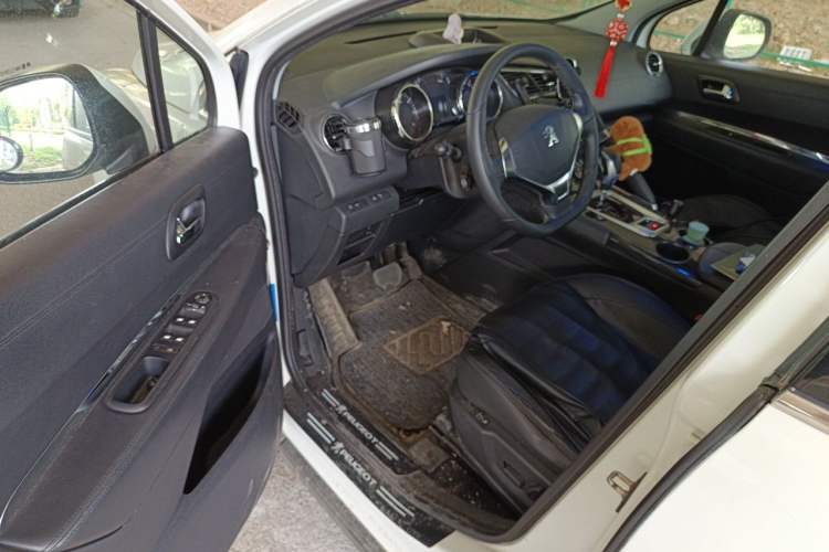 Used Peugeot 3008 2013 2.0L Automatic Trend Edition Driver Seat