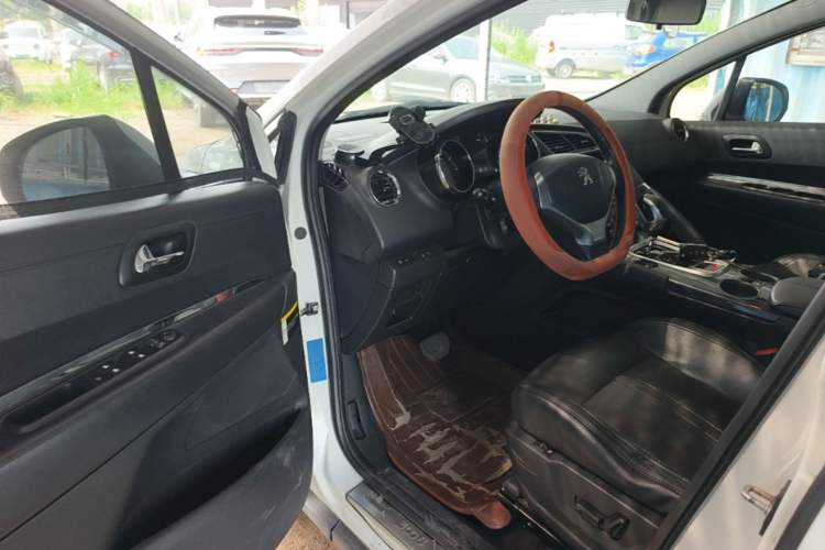 Used Peugeot 3008 2013 2.0L Automatic Trend Edition Driver Seat