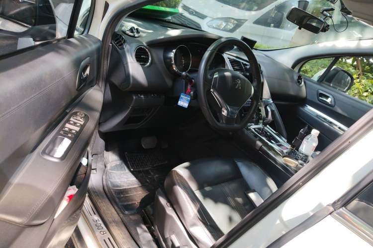 Used Peugeot 3008 2013 2.0L Automatic Trend Edition Driver Seat
