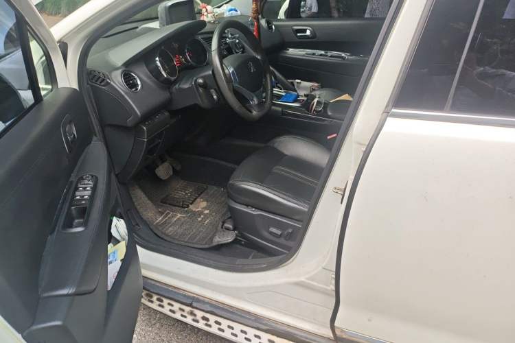 Used Peugeot 3008 2013 2.0L Automatic Trend Edition Driver Seat
