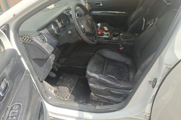 Used Peugeot 3008 2013 2.0L Manual Classic Edition Driver Seat