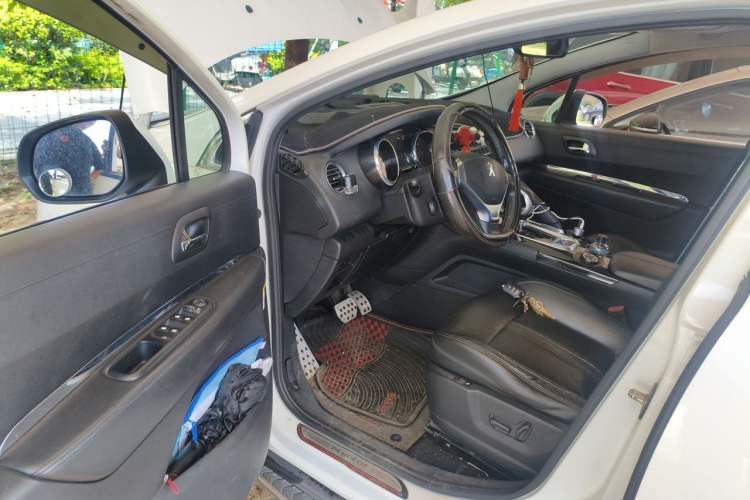 Used Peugeot 3008 2013 1.6THP Automatic Prestige Edition Driver Seat