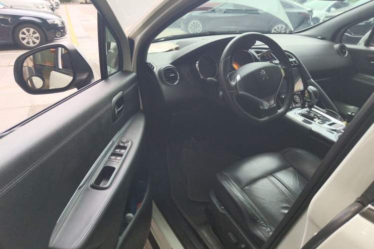 Used Peugeot 3008 2013 1.6THP Automatic Prestige Edition Driver Seat