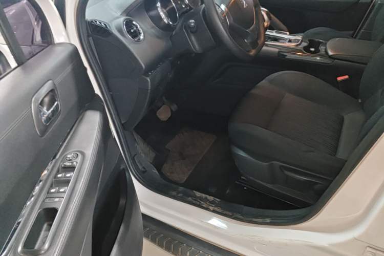 Used Peugeot 3008 2013 2.0L Automatic Classic Edition Driver Seat