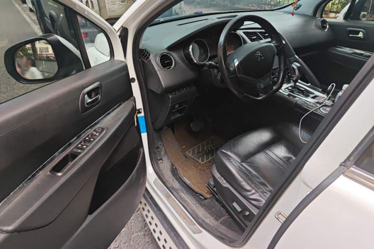 Used Peugeot 3008 2013 2.0L Automatic Trend Edition Driver Seat