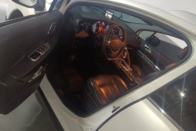 Used Peugeot 3008 2013 1.6THP Automatic Prestige Edition Driver Seat