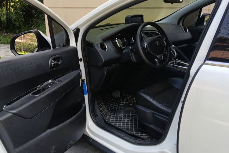 Used Peugeot 3008 2013 2.0L Automatic Classic Edition Driver Seat