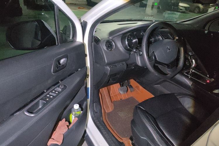 Used Peugeot 3008 2013 2.0L Automatic Classic Edition Driver Seat