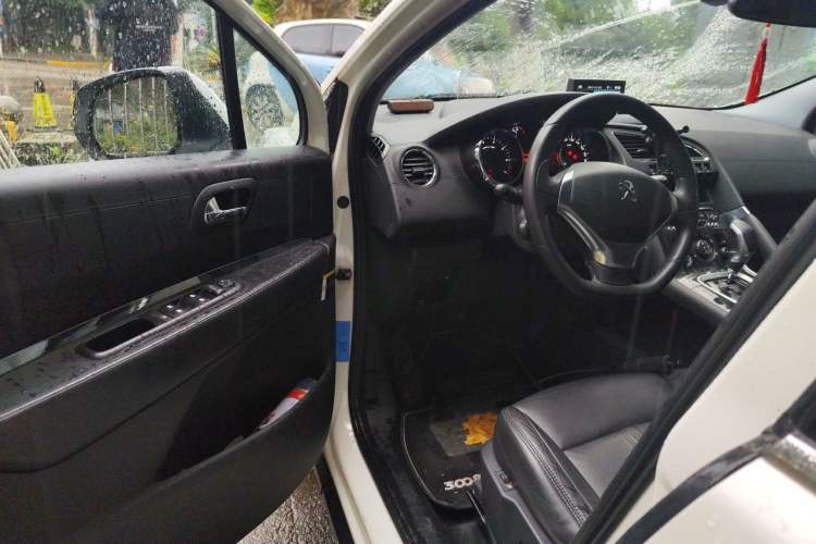 Used Peugeot 3008 2013 1.6THP Automatic Prestige Edition Driver Seat