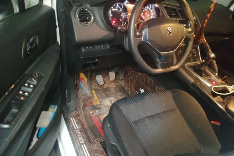 Used Peugeot 3008 2013 2.0L Manual Classic Edition Driver Seat