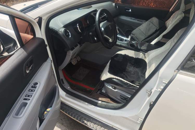 Used Peugeot 3008 2013 2.0L Automatic Classic Edition Driver Seat