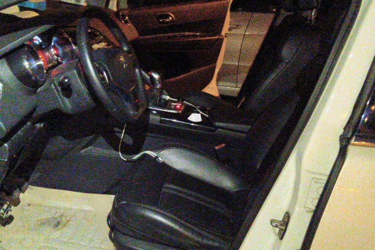 Used Peugeot 3008 2013 2.0L Manual Trend Edition Driver Seat