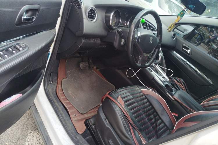 Used Peugeot 3008 2013 2.0L Automatic Trend Edition Driver Seat