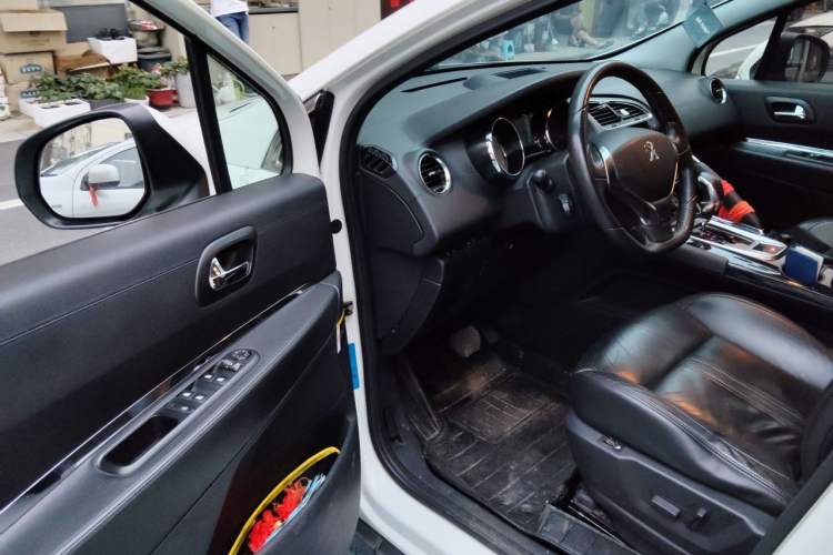 Used Peugeot 3008 2013 2.0L Automatic Trend Edition Driver Seat
