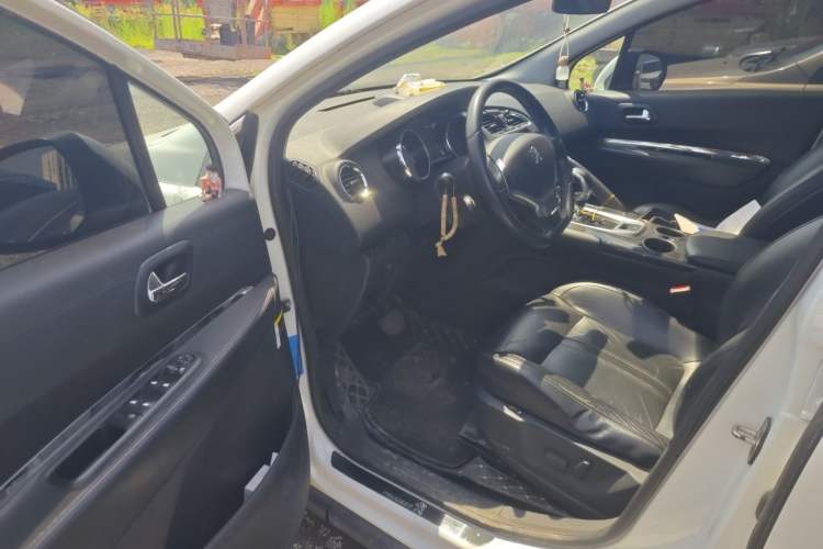 Used Peugeot 3008 2013 2.0L Automatic Trend Edition Driver Seat