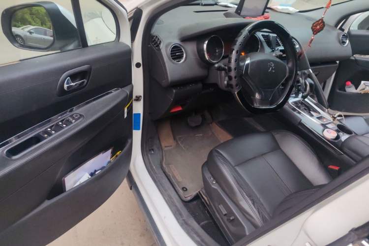 Used Peugeot 3008 2013 2.0L Automatic Trend Edition Driver Seat