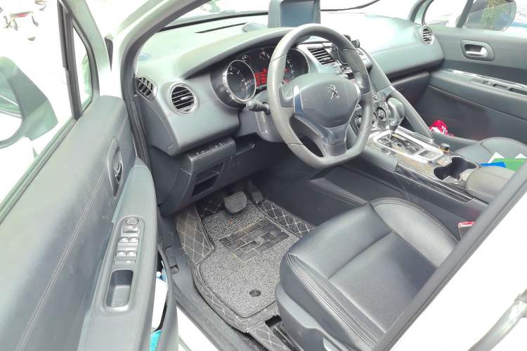 Used Peugeot 3008 2013 2.0L Automatic Classic Edition Driver Seat
