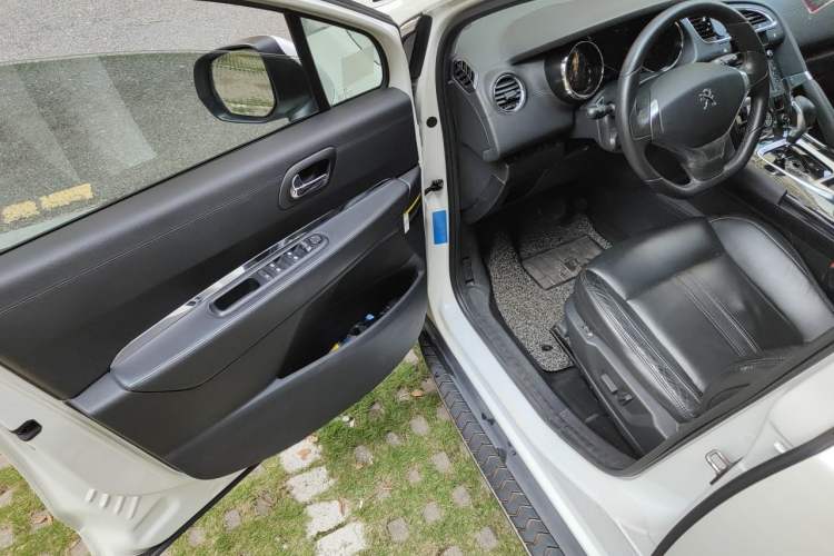 Used Peugeot 3008 2013 2.0L Automatic Trend Edition Driver Seat