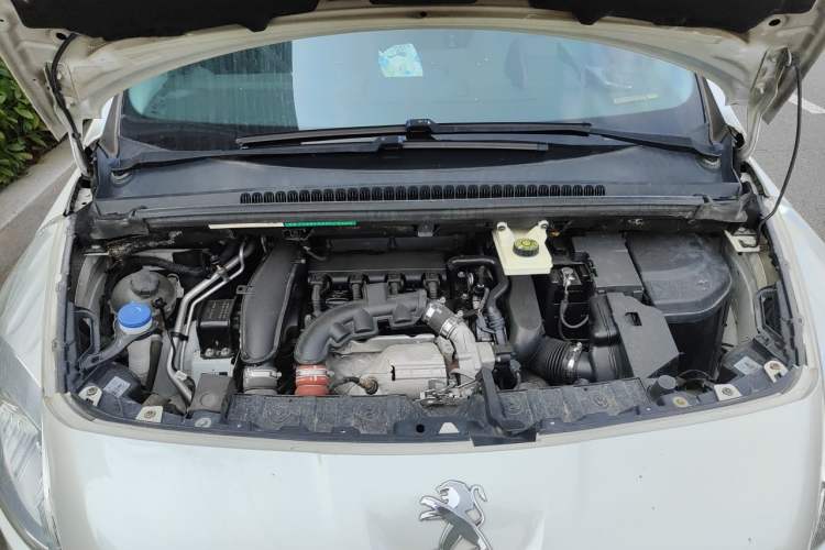 Used Peugeot 3008 2013 1.6THP Automatic Prestige Edition Engine Bay