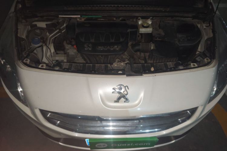 Used Peugeot 3008 2013 2.0L Automatic Trend Edition Engine Bay