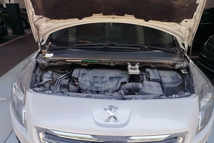 Used Peugeot 3008 2013 2.0L Automatic Trend Edition Engine Bay