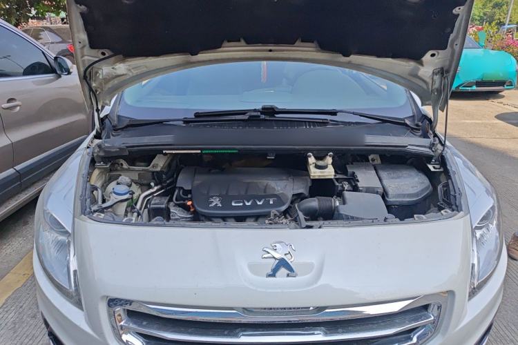 Used Peugeot 3008 2013 2.0L Automatic Trend Edition Engine Bay