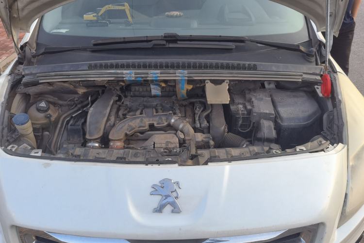 Used Peugeot 3008 2013 1.6THP Automatic Prestige Edition Engine Bay