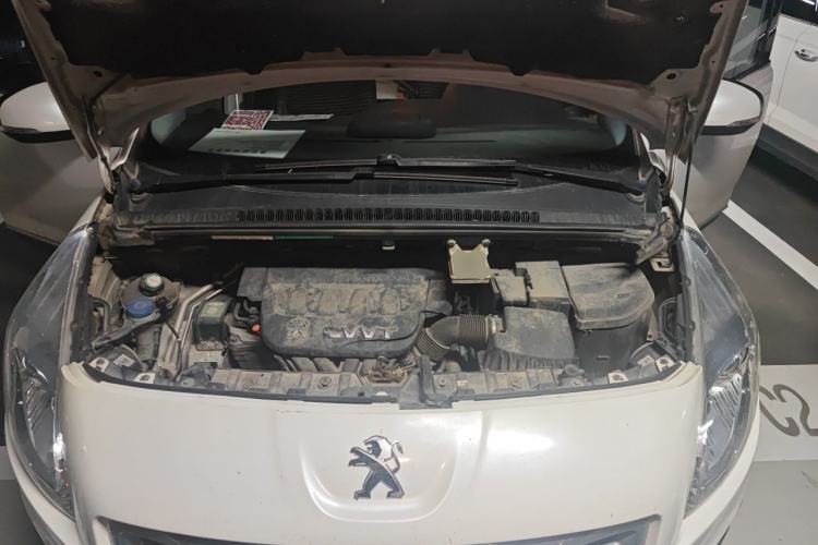 Used Peugeot 3008 2013 2.0L Automatic Trend Edition Engine Bay