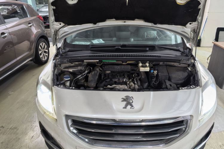Used Peugeot 3008 2013 1.6THP Automatic Prestige Edition Engine Bay
